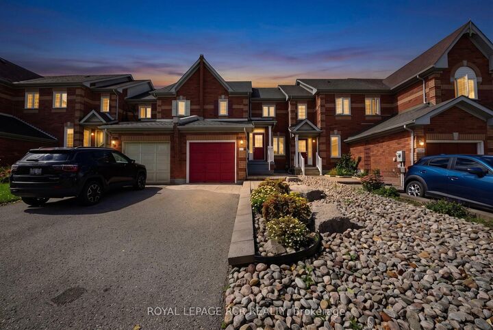 Property Photo: 138 Primeau Drive ON L4G 6Z4