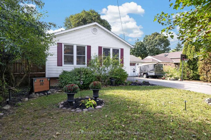 Property Photo:  32 Chelvin Drive  ON L7G 4P9 