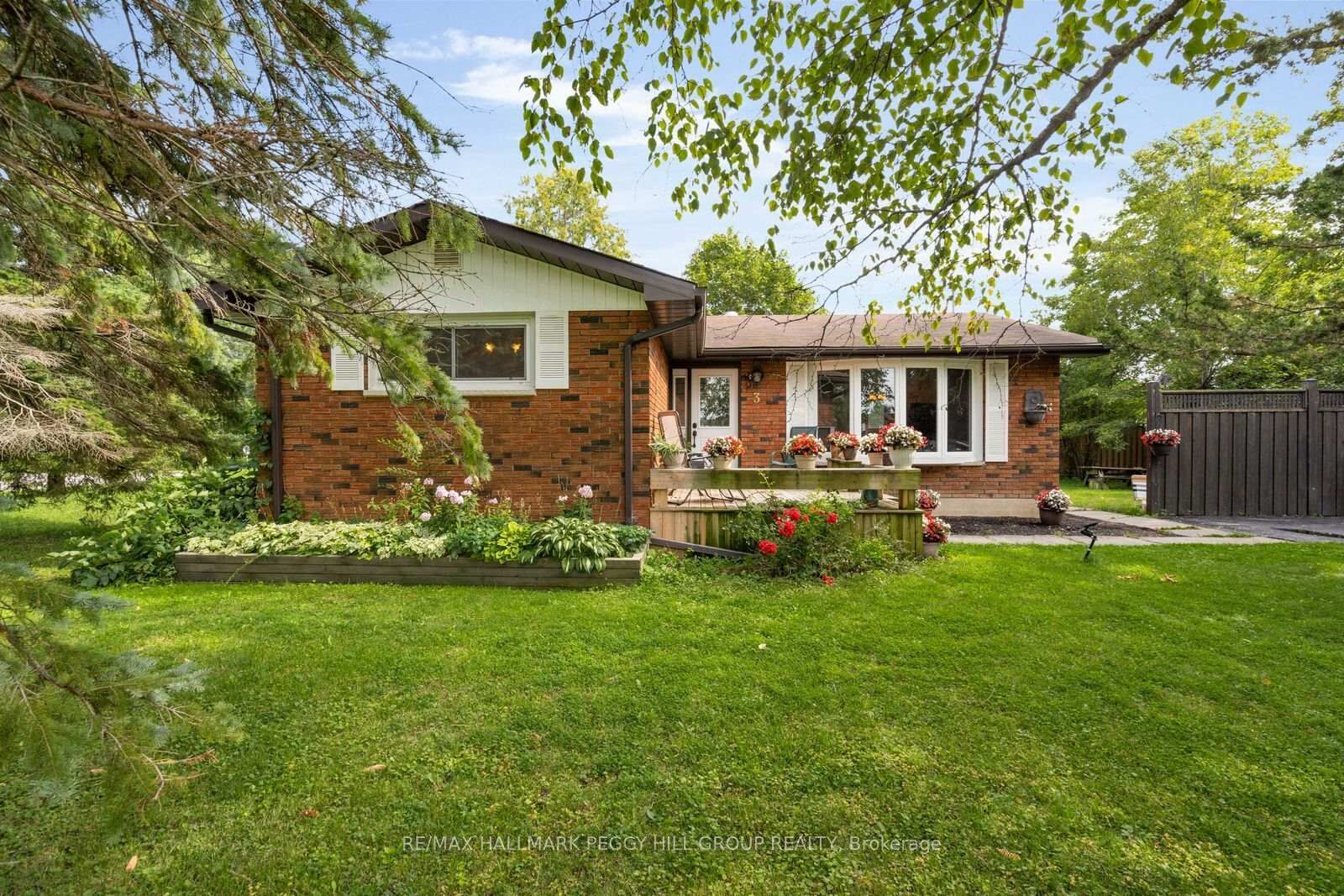 Property Photo:  3 Maguire Avenue  ON L9X 2B7 