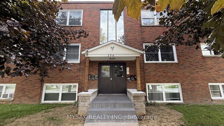 Property Photo: 106 Lorne Avenue ON N7M 1S1