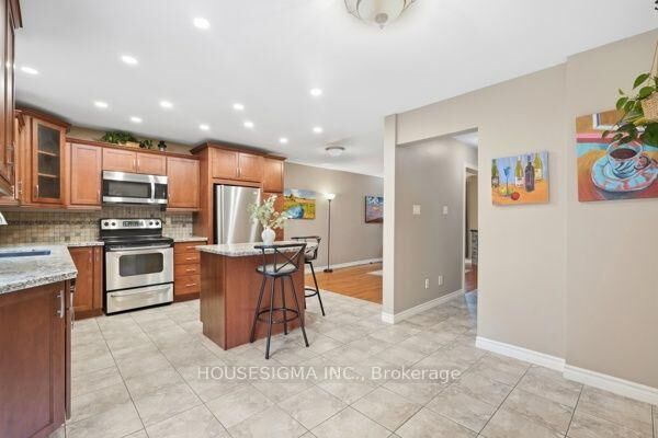 Property Photo: 113 Essex Point Drive ON N1T 1W6