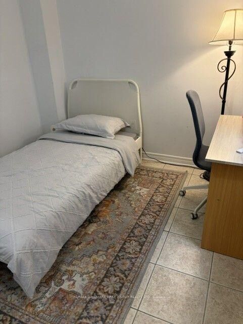Property Photo:  28 Ignatius Lane Studio Basement  ON M1E 0A3 