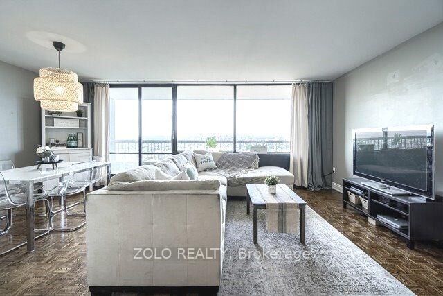 Property Photo:  135 Antibes Drive 2402  ON M2R 2Z1 