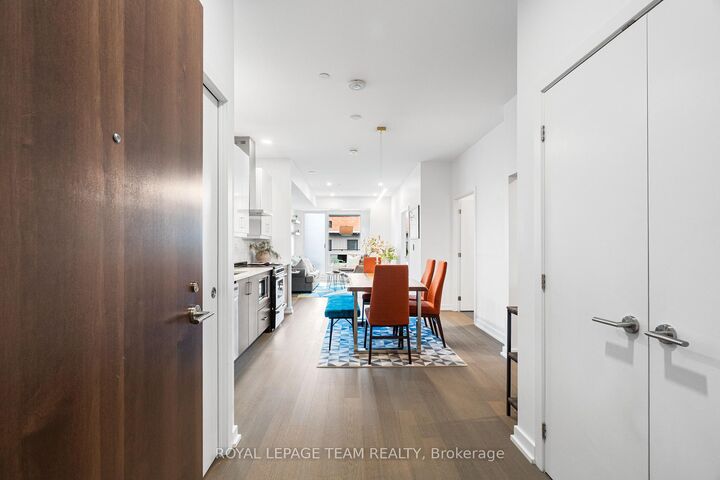 Property Photo: 320 Miwate Private 204 ON K1R 0E1
