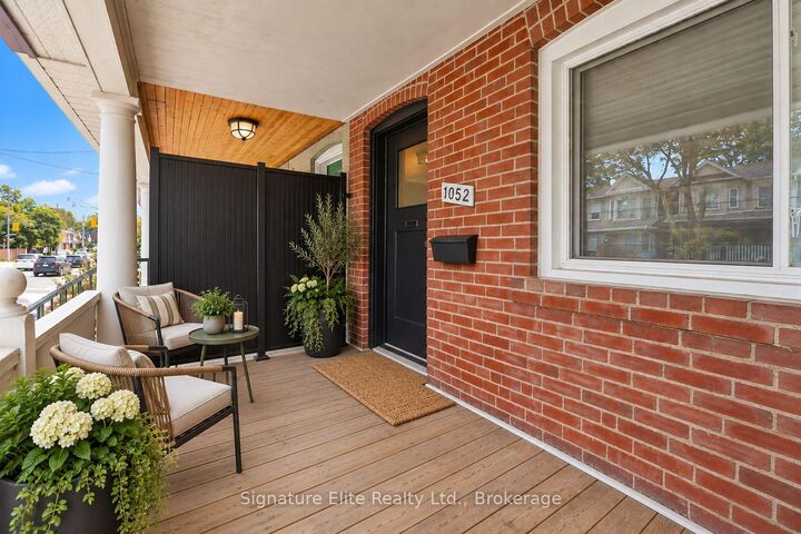 Property Photo:  1052 Mount Pleasant Road  ON M4P 2M4 