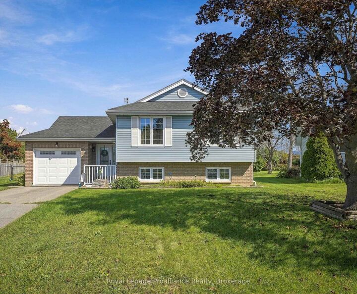 Property Photo:  99 Westwind Crescent  ON K0K 3L0 
