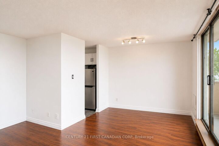 Property Photo:  1103 Jalna Boulevard 507  ON N6E 2W8 