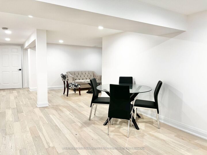 Property Photo:  2 Pannahill Road Room 2  ON M3H 4N3 