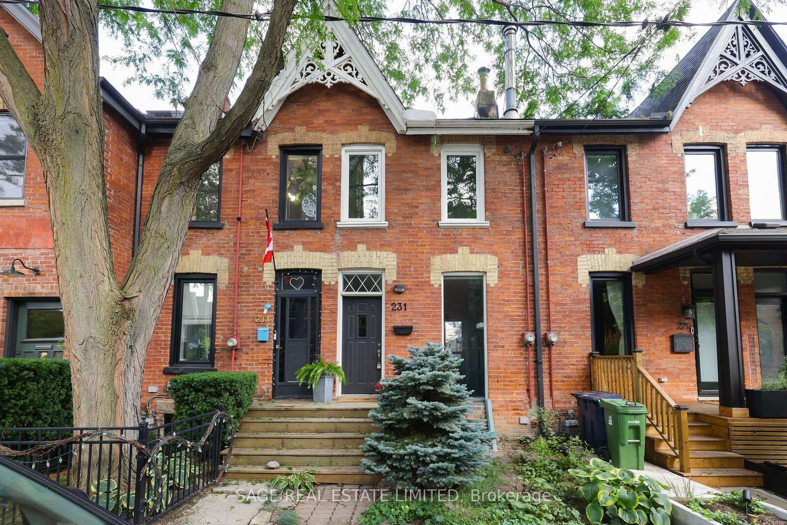 Property Photo:  231 Boulton Avenue  ON M4M 2J8 