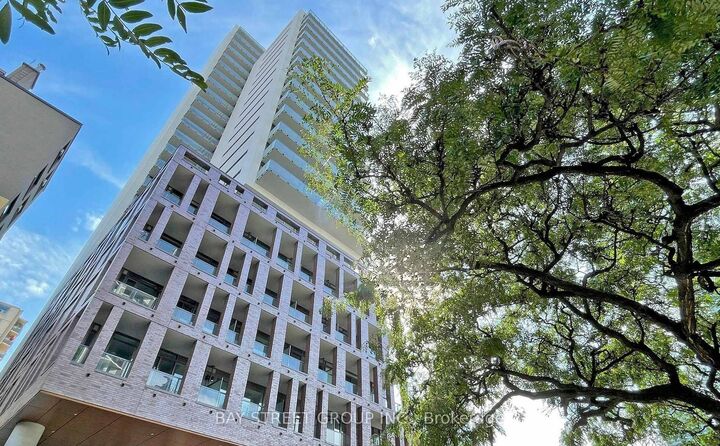 Property Photo: 81 Wellesley Street E 2207 ON M4Y 0C5