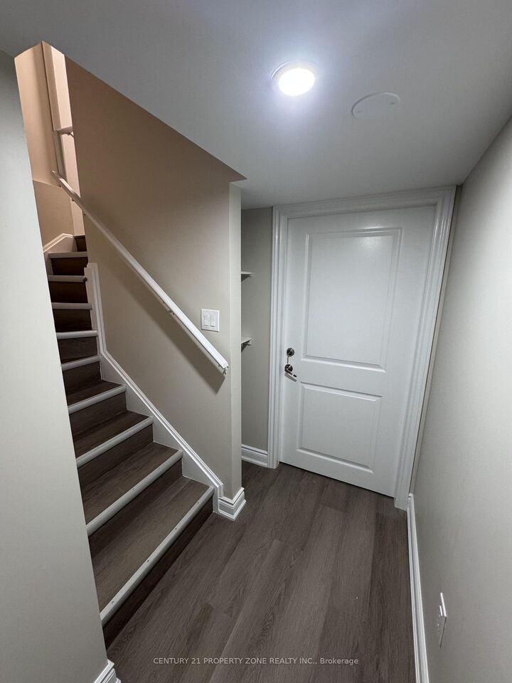 Property Photo:  24 Gatherwood Terrace  ON L7C 4M4 