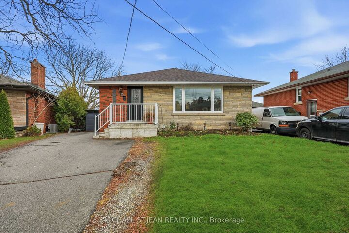 Property Photo:  20 Nelligan Place  ON L8K 4X7 