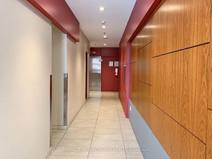 Property Photo:  179 George Street 1601  ON K1N 1J8 