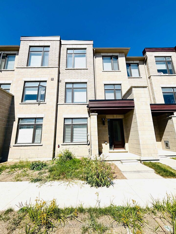 Property Photo:  12 Robert Eaton Avenue  ON L3S 0G3 