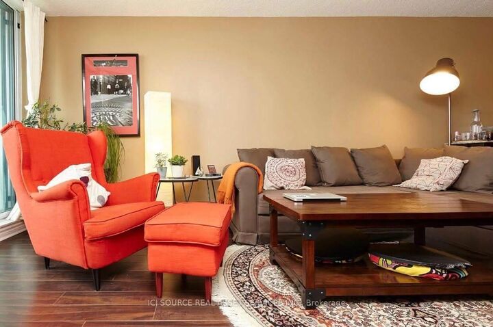 Property Photo:  228 Queens Quay W 812  ON M5J 2X1 