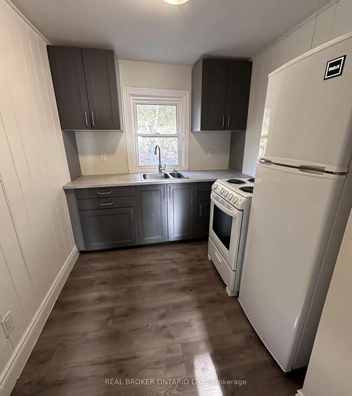 Property Photo:  123 Henry Street  ON L4N 1E2 