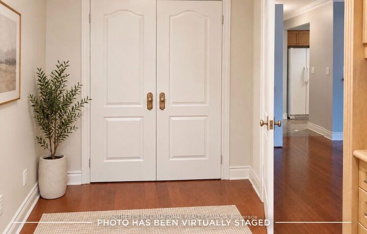 Property Photo:  800 Spadina Road 404  ON M5P 3N2 