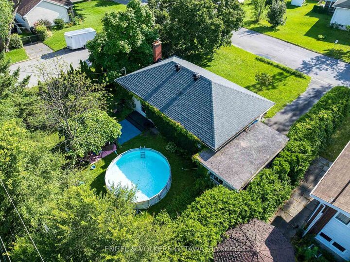 Property Photo:  11 Hilliard Avenue  ON K2E 6B8 