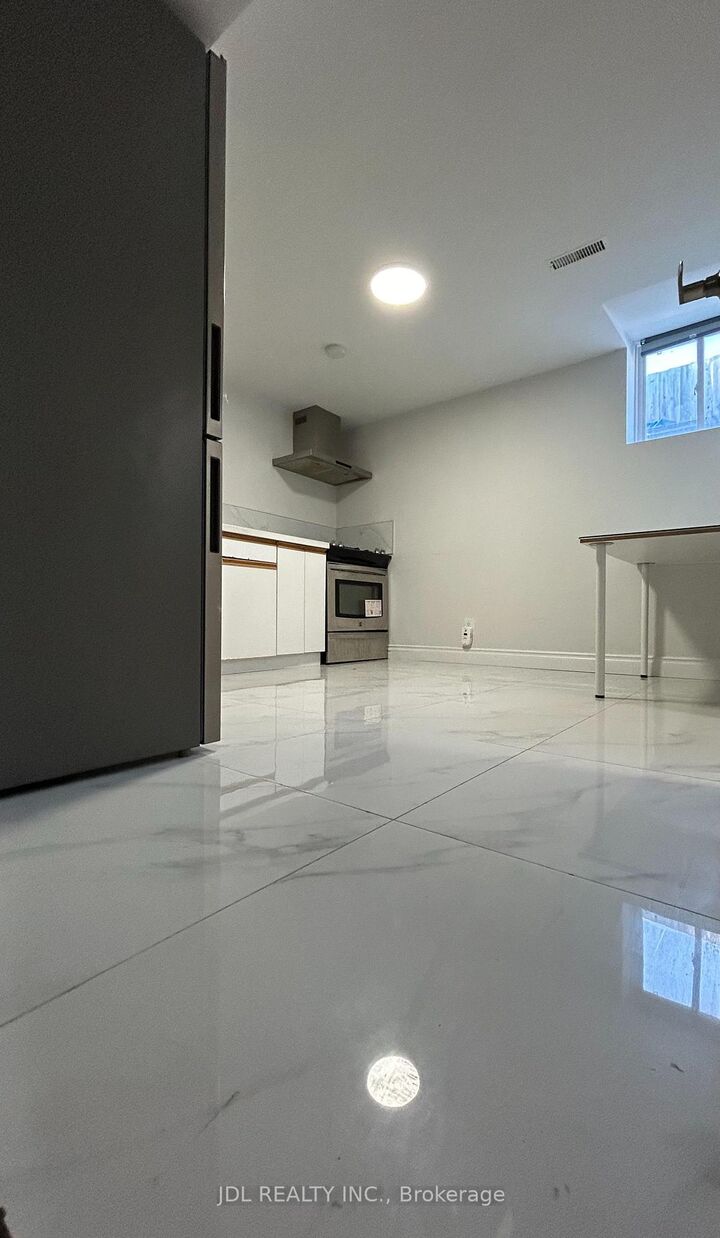 Property Photo: 91 Bushmills Sq Square Entire One-Bedroom A Bsmt ON M1V 1K5