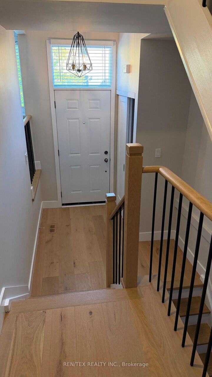 Property Photo:  11 Old Firehall Lane  ON L4L 8W3 