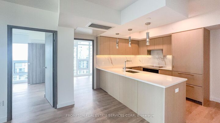 Property Photo:  1 Concord Cityplace Way 3205  ON M5V 0X3 