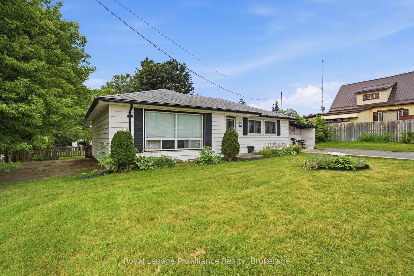 Property Photo:  43 Adelaide St Street  ON K0K 2C0 