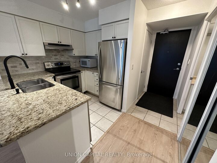 Property Photo:  231 Fort York Boulevard 917  ON M5V 1B2 