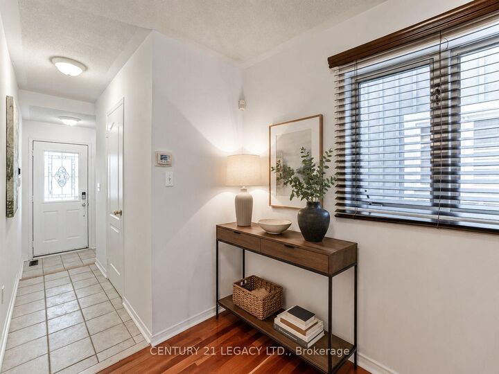 Property Photo:  1098 Carding Mill Place  ON L5W 1C5 
