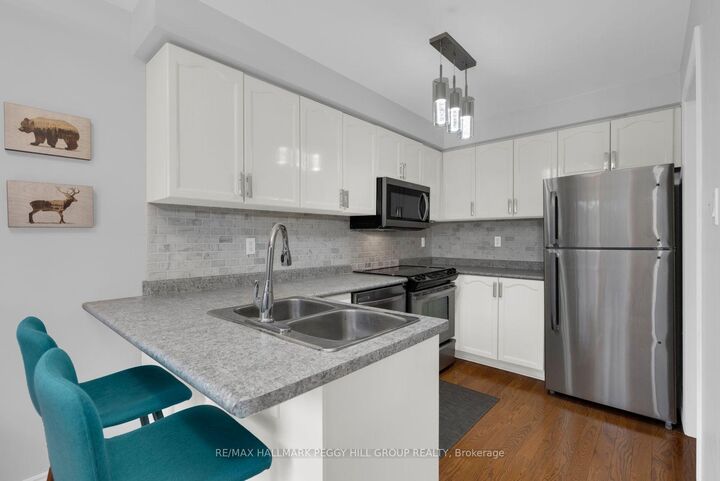 Property Photo:  104 Leslie Avenue  ON L4N 9P4 
