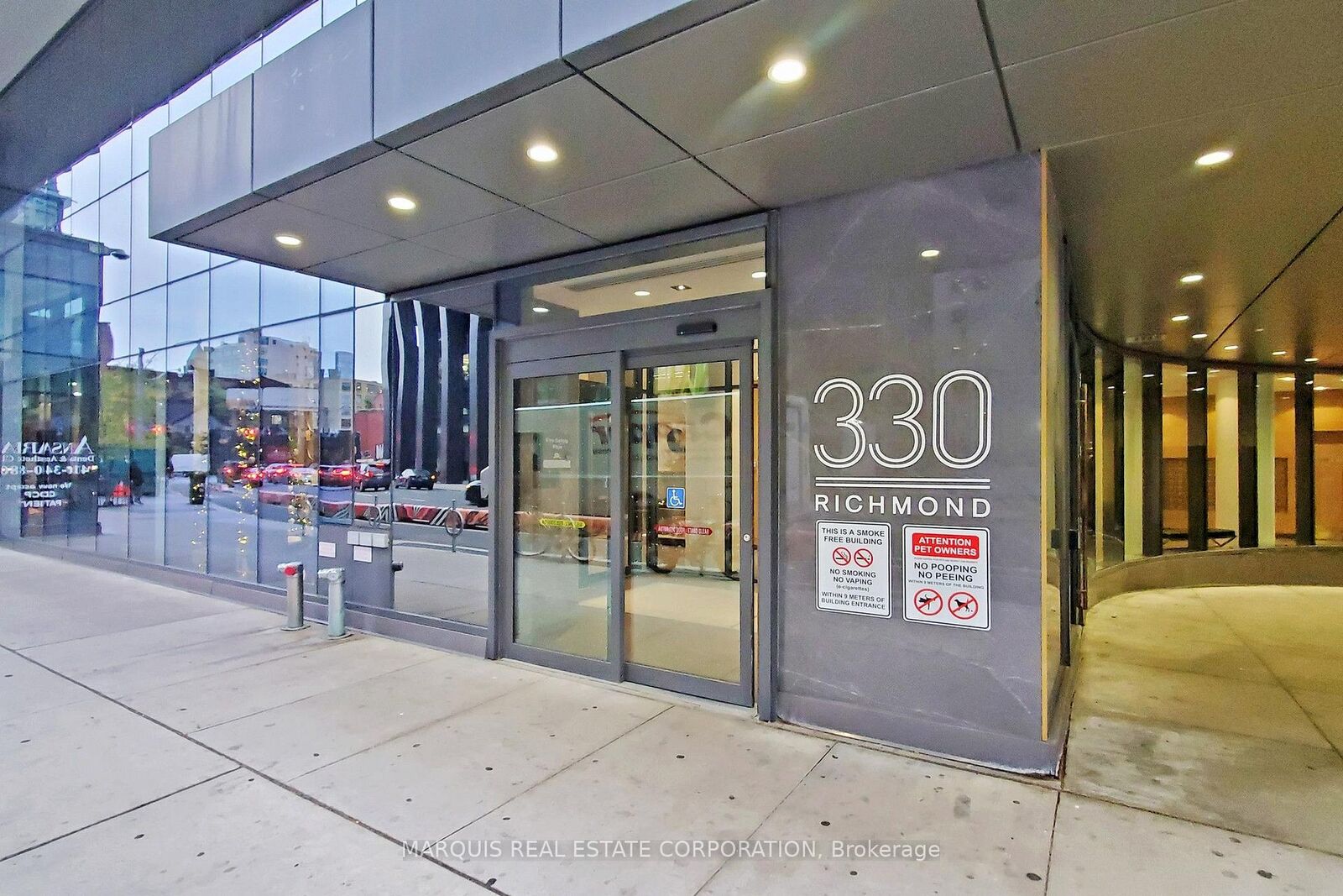 Property Photo:  330 Richmond Street W 505B  ON M5V 0M4 