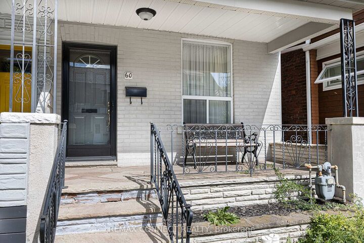 Property Photo:  60 Hazelwood Avenue  ON M4J 1K5 