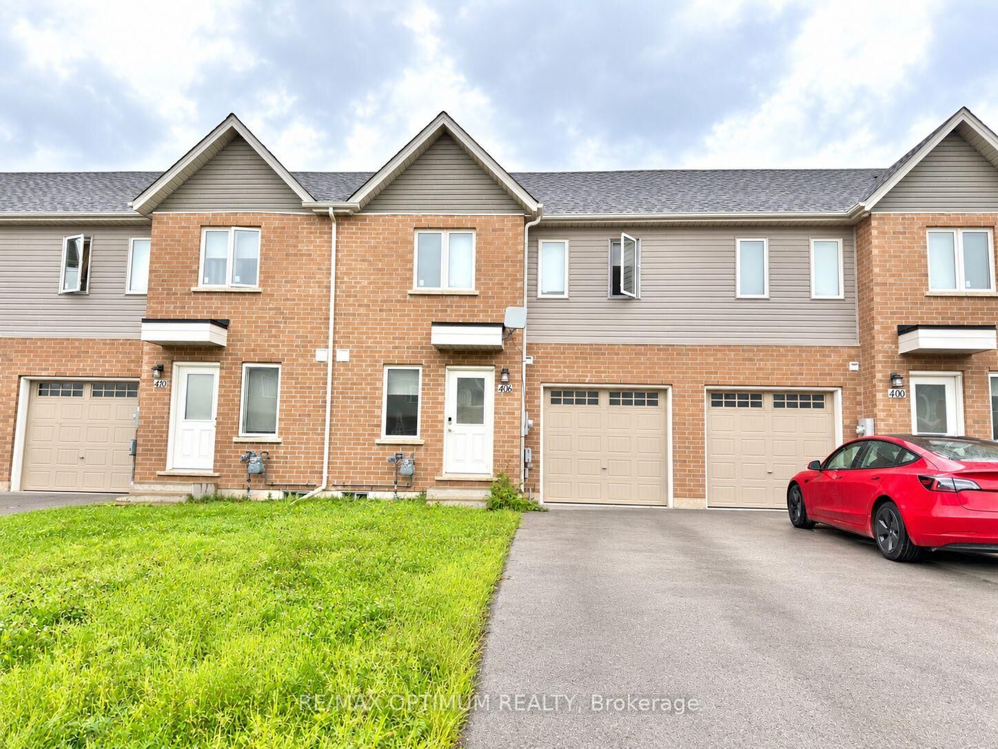 Property Photo:  406 Chaffey Street  ON L3B 0K4 