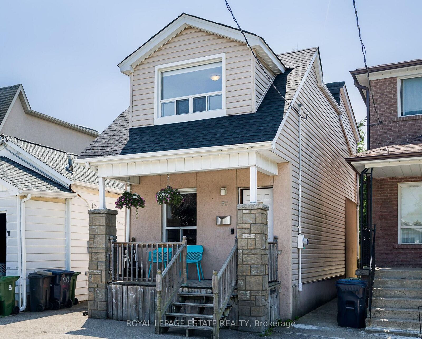Property Photo:  82 August Avenue  ON M1L 3N2 