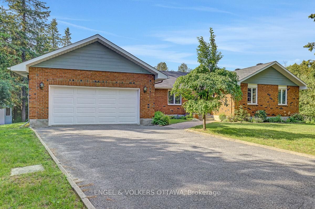 Property Photo:  132 Grey Stone Drive  ON K0A 1L0 
