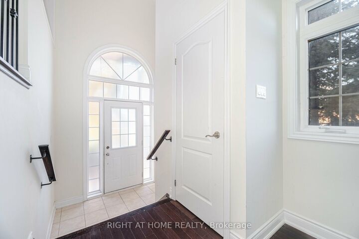 Property Photo:  7160 Triumph Lane  ON L5N 0C5 