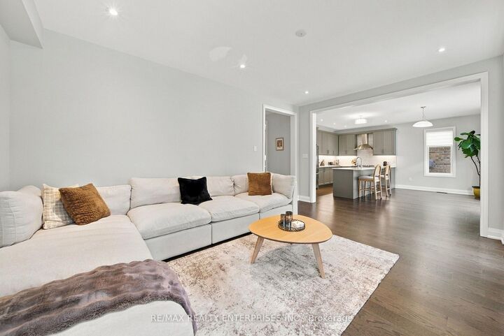 Property Photo:  35 Sweet Cicely Street  ON L9X 2C7 