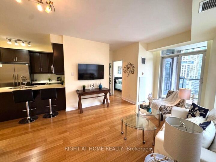 Property Photo:  1 Scott Street 1409  ON M5E 1A1 