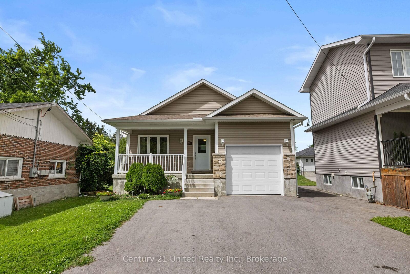 Property Photo:  127.5 Adelaide Street S  ON K9V 3K5 