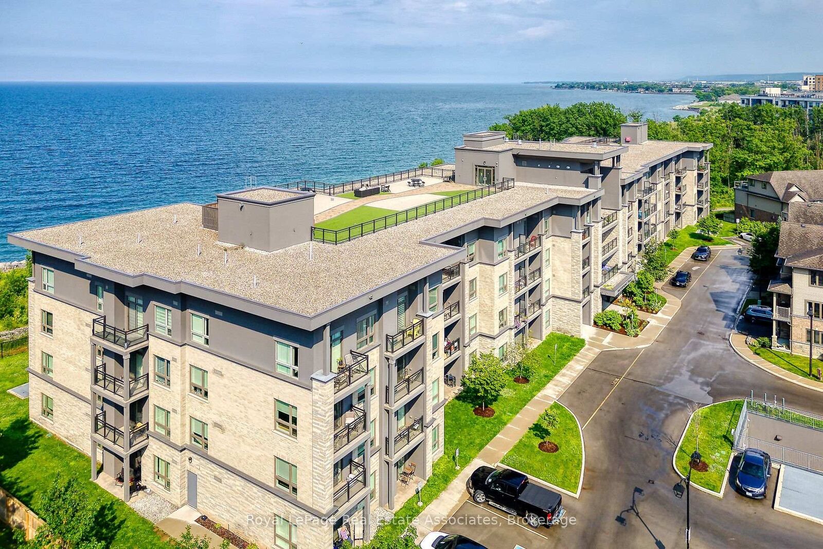 Property Photo:  35 Southshore Crescent 111  ON L8E 0J2 