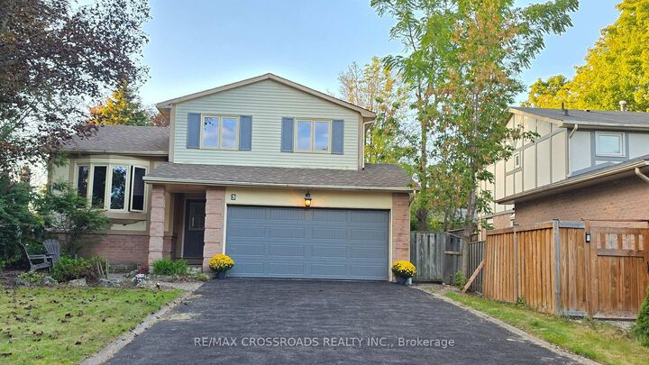 Property Photo:  3 Cherrydale Court  ON M1C 3H1 