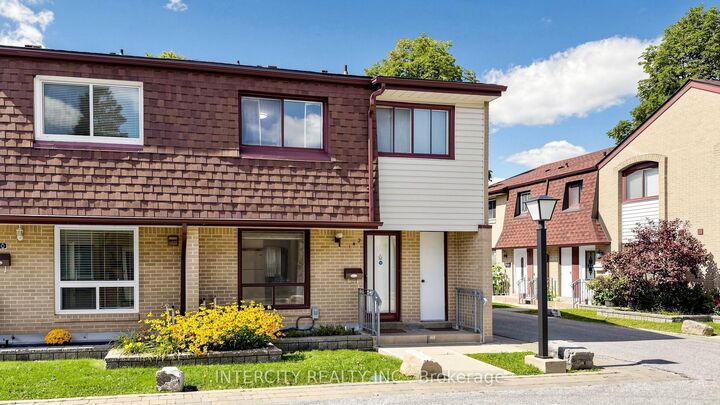 Property Photo:  21 Livonia Place 142  ON M1E 4W5 