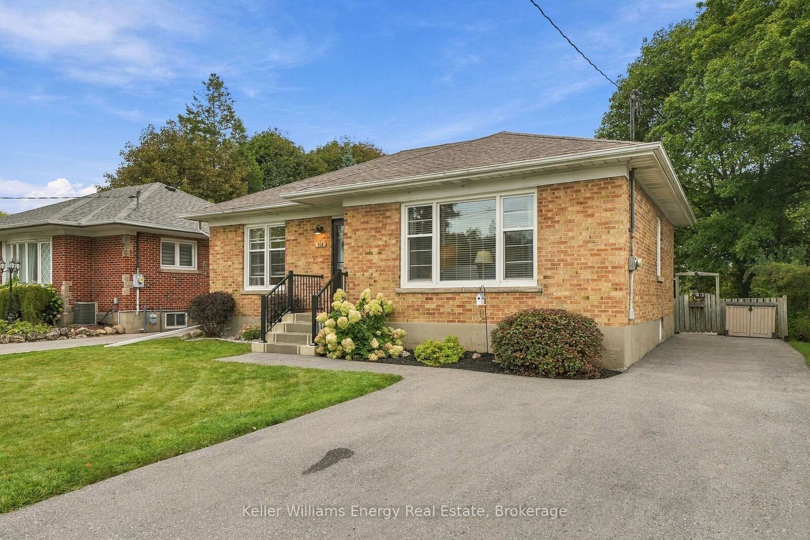 Property Photo:  699 Grierson Street  ON L1G 5J6 