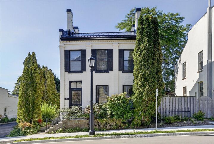Property Photo:  141 Walton Street  ON L1A 1N4 