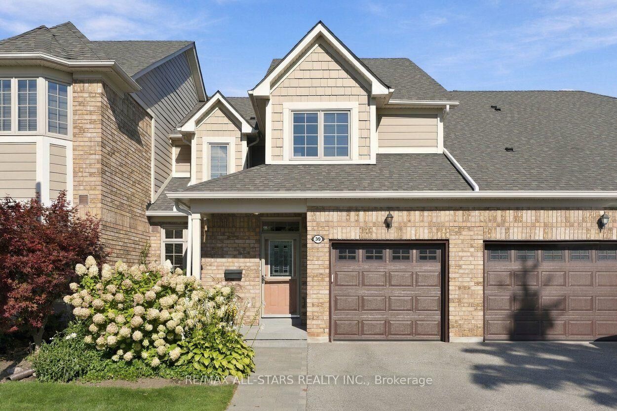 Property Photo:  39 Louisbourg Way  ON L6E 2A2 