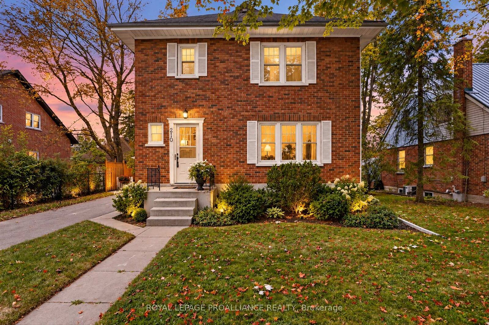 Property Photo:  210 Aberdeen Avenue  ON K9H 4W8 