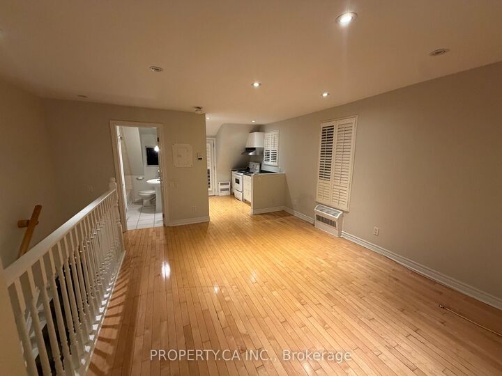 Property Photo:  25 Dupont Street 3  ON M5R 1V3 