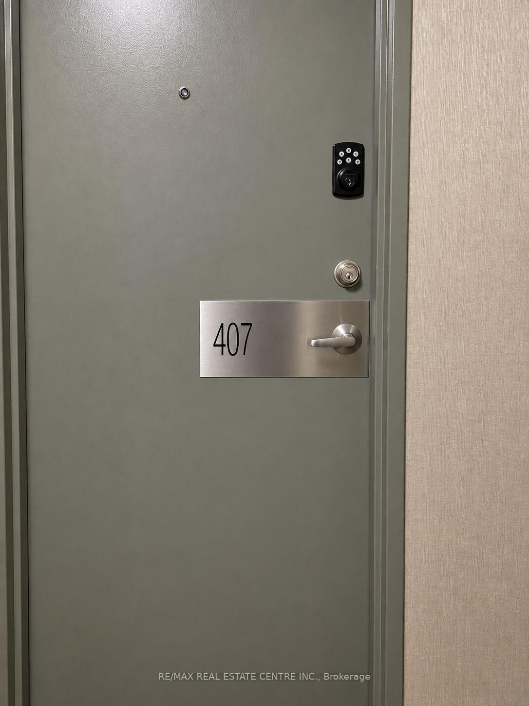 Property Photo:  627 The West Mall N/A 407  ON M9C 4X5 