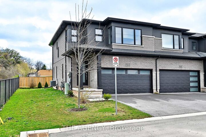Property Photo:  4552 Portage Road 104  ON L2E 6A8 