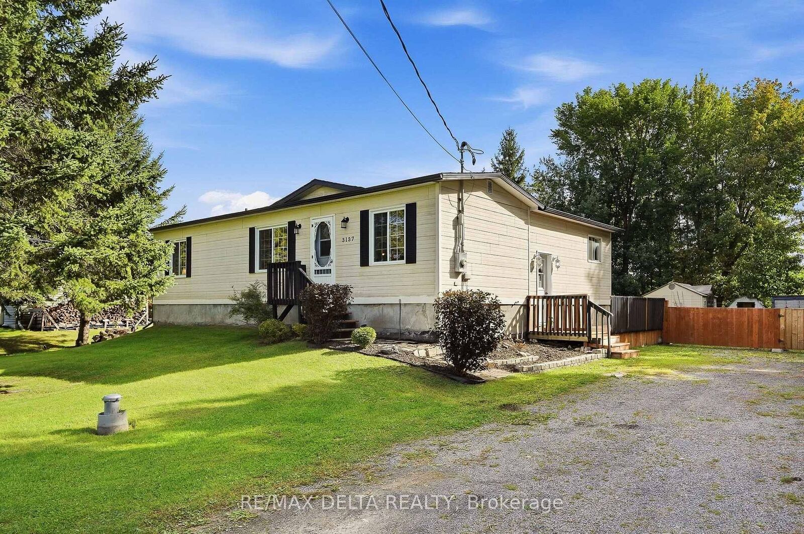 Property Photo:  3137 Union Street  ON K0B 1G0 