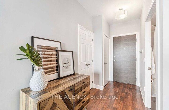 Property Photo:  35 Brian Peck Crescent 1504  ON M4G 0A5 